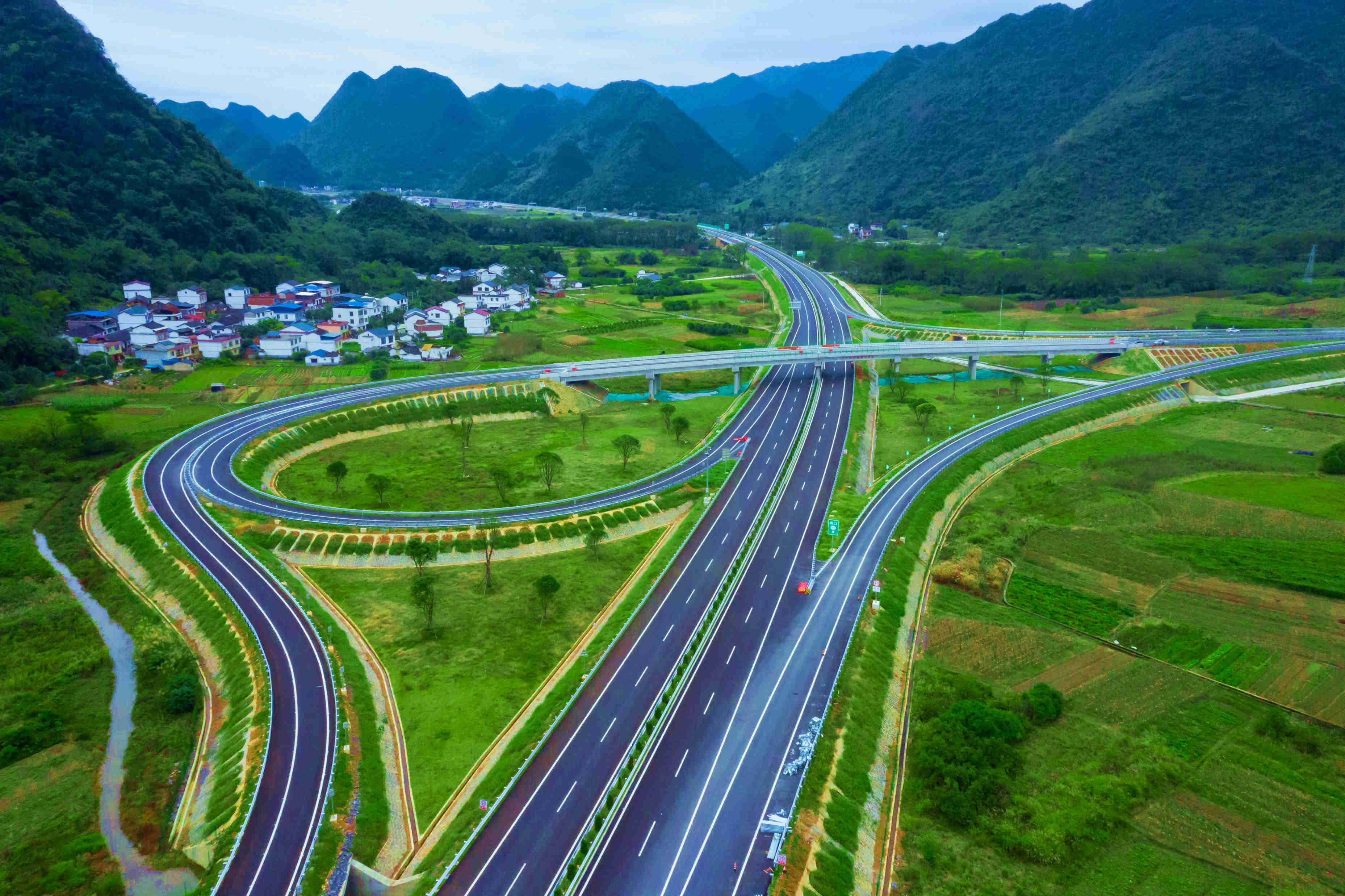 广西最美高速公路图片